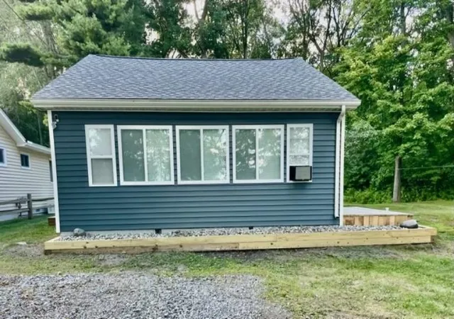 1st image of 399 N Huron, Au Gres, MI 48703 | MLS# 77080068230