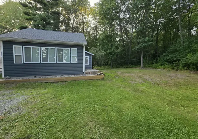 32nd image of 399 N Huron, Au Gres, MI 48703 | MLS# 77080068230