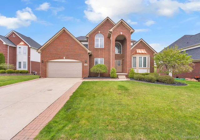 Homes for sale in Novi, MI | 42088 Woodglen Dr, Novi, MI 48375 | MLS# 20261034880