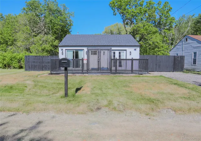 Photo 1 of Sale Pending at 3076 Clarice St, Burton, MI 48529 | MLS# 20261034937 | Listing updated on 2026-07-24