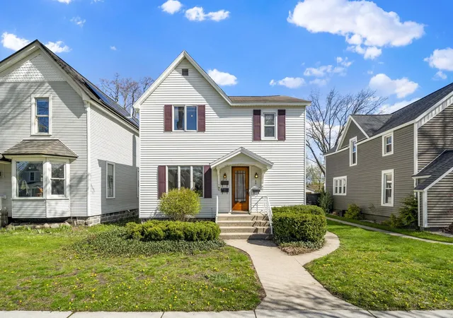 52nd image of 214 W Tenth St, Traverse City, MI 49684 | MLS# 78080068241