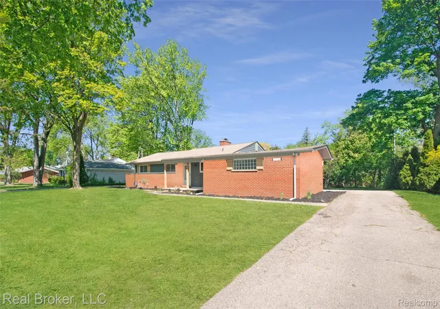 Homes for sale in Farmington Hills City Oakland, MI | 31720 N Marklawn St, Farmington Hills City Oakland, MI 48334 | MLS# 20261034965