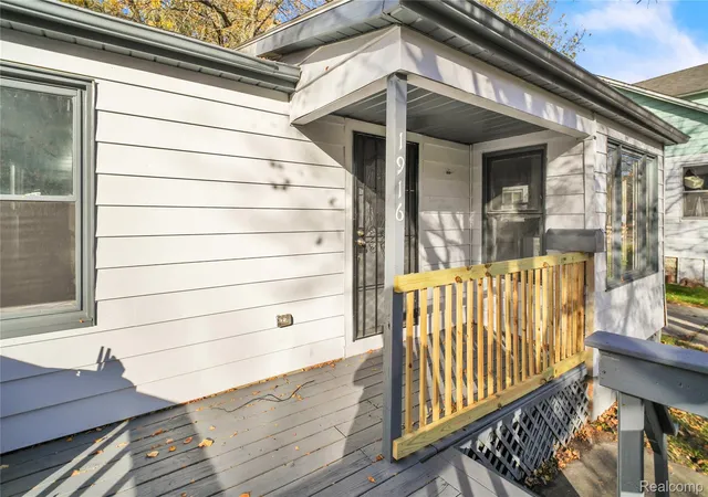 Photo 2 of Single family home for sale at 1916 Wood St, Saginaw, MI 48602 | MLS# 20261034967 | Listing updated on 2026-07-06