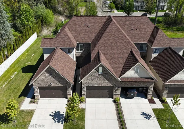 Listing Photo 4 - Condo for sale in building located at 16605 Savor Ln, Clinton Township, MI 48035