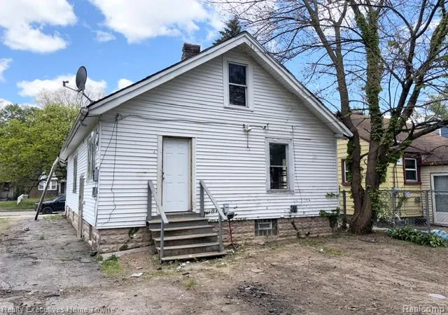 5th image of 13524 Faust Ave, Detroit, MI 48223 | MLS# 20261034999