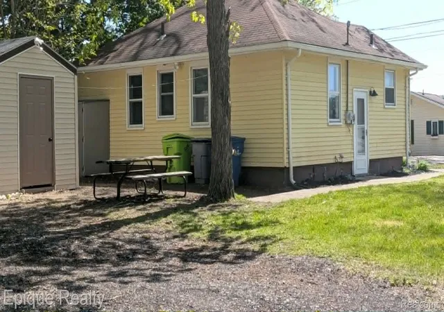 Photo 3 of Single family home for sale at 3605 Jackson Blvd, White Lake, MI 48383 | MLS# 20261035035 | Listing updated on 2026-07-08
