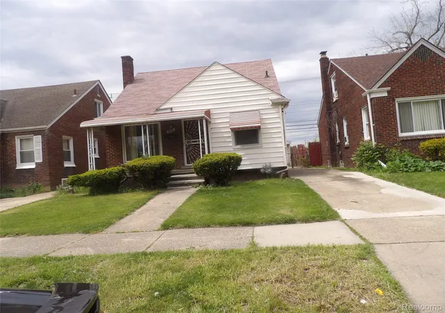 Photo 3 of Single family home for sale at 8235 Prest St, Detroit, MI 48228 | MLS# 20261035039 | Listing updated on 2026-08-07