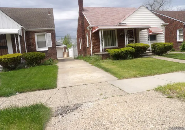 Photo 4 of Single family home for sale at 8235 Prest St, Detroit, MI 48228 | MLS# 20261035039 | Listing updated on 2026-08-07