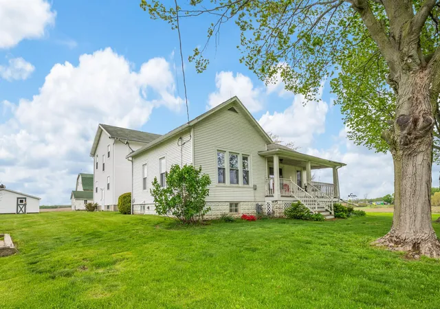 1st image of 16686 Cleveland Ave, Galien, MI 49113 | MLS# 69026022516