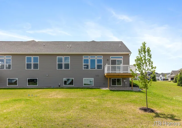 Photo 4 of Condo for sale at 7605 Brk Villa S #135, Allendale, MI 49401 | MLS# 65026022520 | Listing updated on 2026-09-04