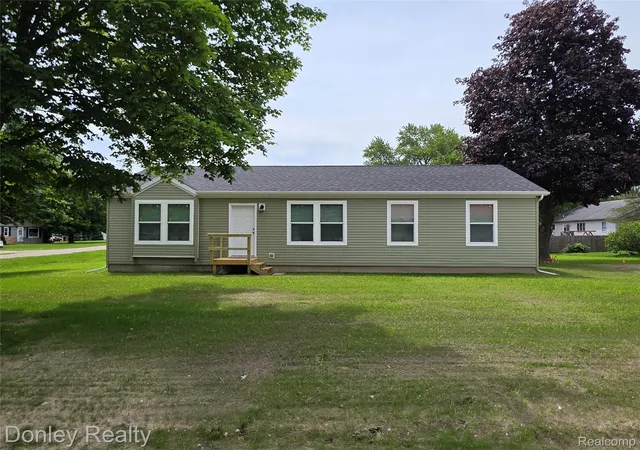 Photo 2 of Single family home for sale at 20 Hillview, Peck, MI 48466 | MLS# 20261035092 | Listing updated on 2026-07-17