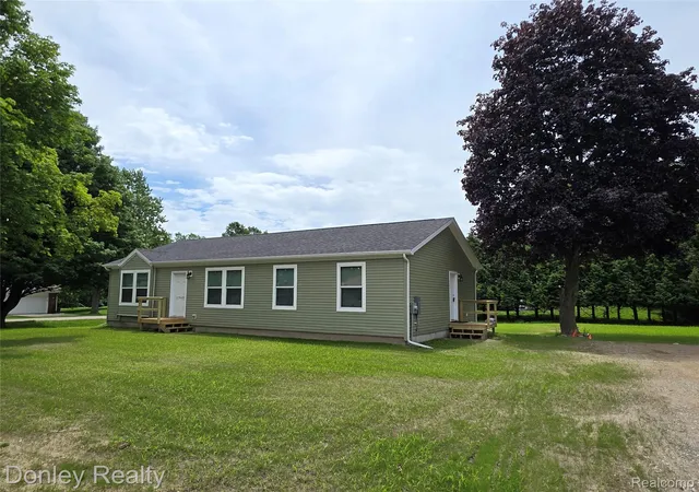 Photo 3 of Single family home for sale at 20 Hillview, Peck, MI 48466 | MLS# 20261035092 | Listing updated on 2026-07-17