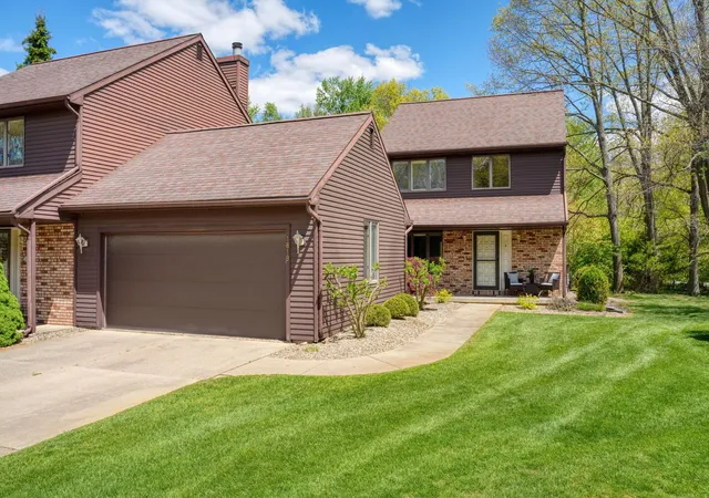 Photo 1 of Condo for sale at 1819 Wedgefield, Jackson, MI 49201 | MLS# 55026022551 | Listing updated on 2026-06-02