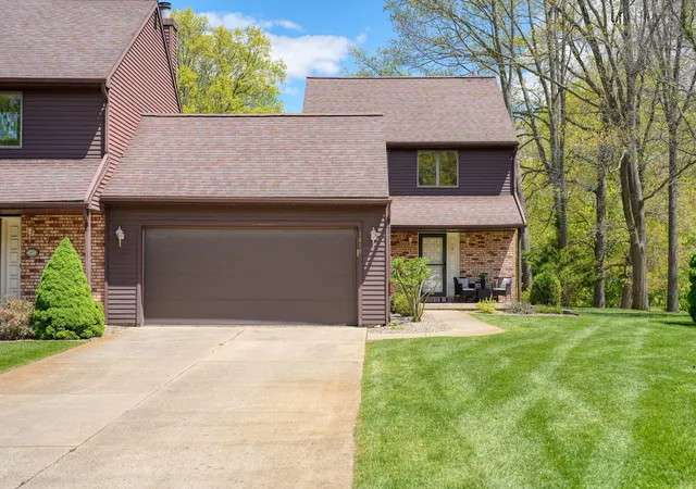 Photo 2 of Condo for sale at 1819 Wedgefield, Jackson, MI 49201 | MLS# 55026022551 | Listing updated on 2026-06-02