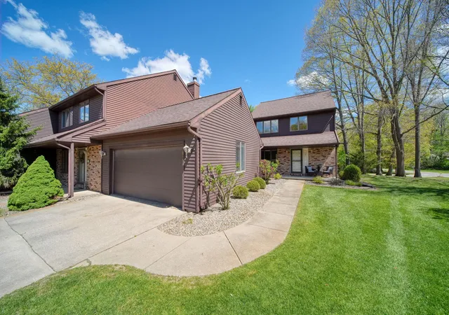 Photo 3 of Condo for sale at 1819 Wedgefield, Jackson, MI 49201 | MLS# 55026022551 | Listing updated on 2026-06-02