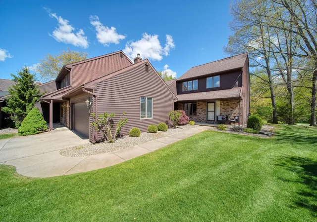 Listing Photo 4 - Condo for sale in building located at 1819 Wedgefield, Jackson, MI 49201