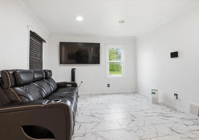 Photo 2 of Single family home for sale at 19417 Glastonbury Rd, Detroit, MI 48219 | MLS# 20261035118 | Listing updated on 2026-07-24