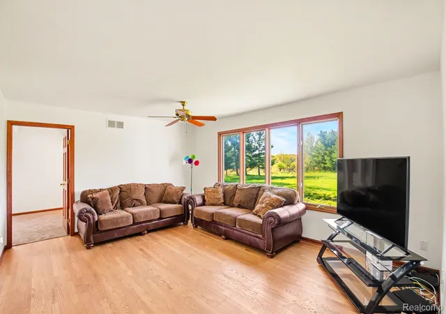 Photo 4 of Single family home for sale at 13519 Foley Rd, Mussey, MI 48014 | MLS# 20261035152 | Listing updated on 2026-07-30