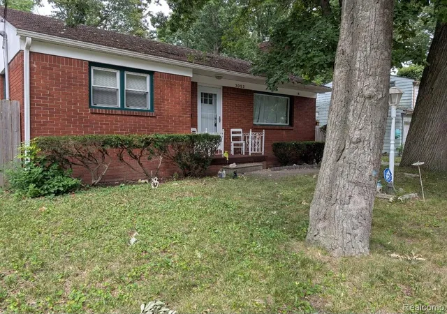 Photo 1 of Single family home for sale at 3022 Begole St, Flint, MI 48504 | MLS# 20261035157 | Listing updated on 2026-08-22