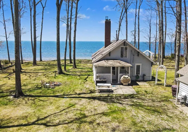 Photo 1 of Single family home for sale at 2013 N Scenic Dr, Muskegon, MI 49445 | MLS# 65026022606 | Listing updated on 2026-09-01