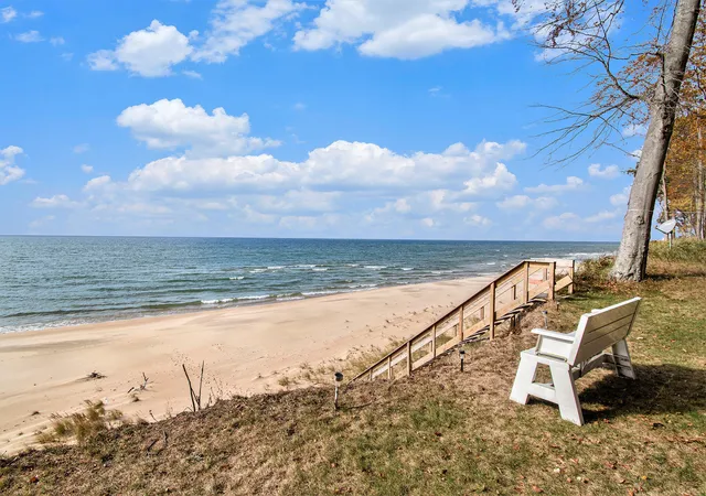 Photo 2 of Single family home for sale at 2013 N Scenic Dr, Muskegon, MI 49445 | MLS# 65026022606 | Listing updated on 2026-09-01