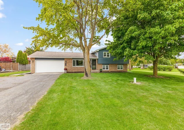 Homes for sale in Raisin Township Lenawee, MI | 5741 N Adrian Hwy Rd, Raisin Township Lenawee, MI 49221 | MLS# 58050207743