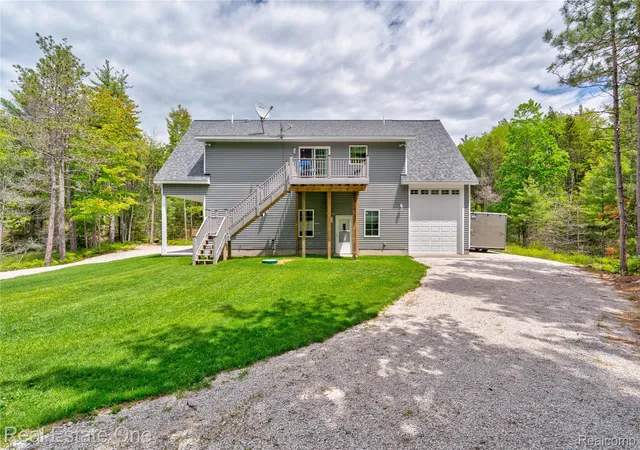 Photo 4 of Single family home for sale at 251 S Lake Michigan Rd, Gulliver, MI 49840 | MLS# 20261035290 | Listing updated on 2026-09-27