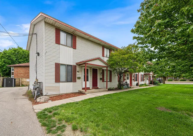 Homes for sale in Grand Rapids City Kent, MI | 2213 Newark Ave Se, Grand Rapids City Kent, MI 49507 | MLS# 65026022684