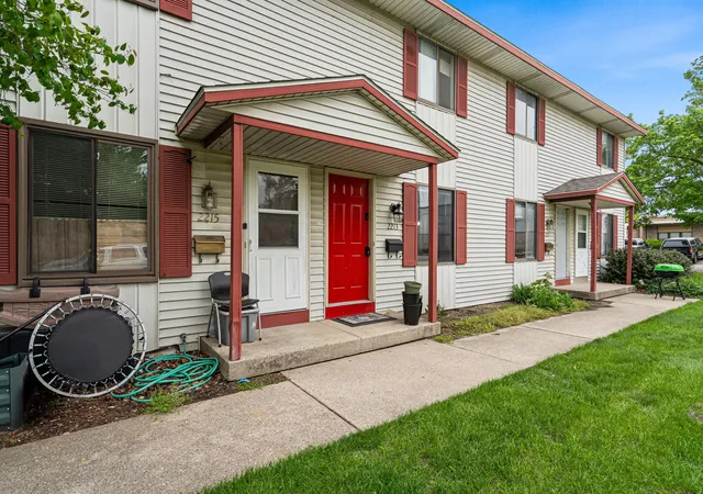 Homes for sale in Grand Rapids City Kent, MI | 2213 Newark Ave Se, Grand Rapids City Kent, MI 49507 | MLS# 65026022684