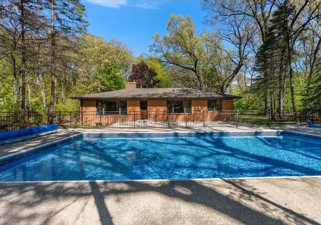 Photo 1 of Single family home for sale at 9555 Dunewood Dr, Bridgman, MI 49106 | MLS# 69026022704 | Listing updated on 2026-09-14