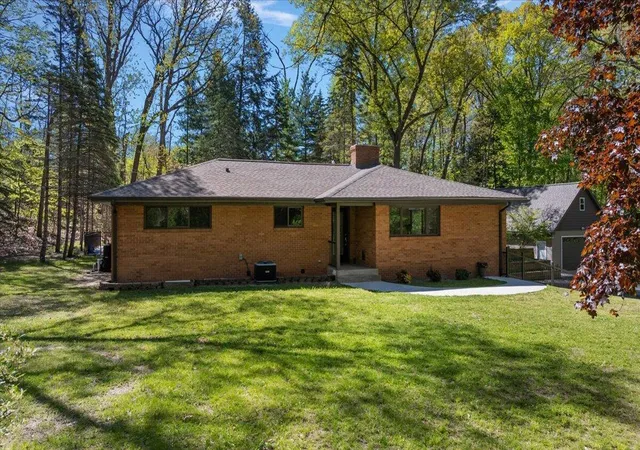 Photo 3 of Single family home for sale at 9555 Dunewood Dr, Bridgman, MI 49106 | MLS# 69026022704 | Listing updated on 2026-09-14