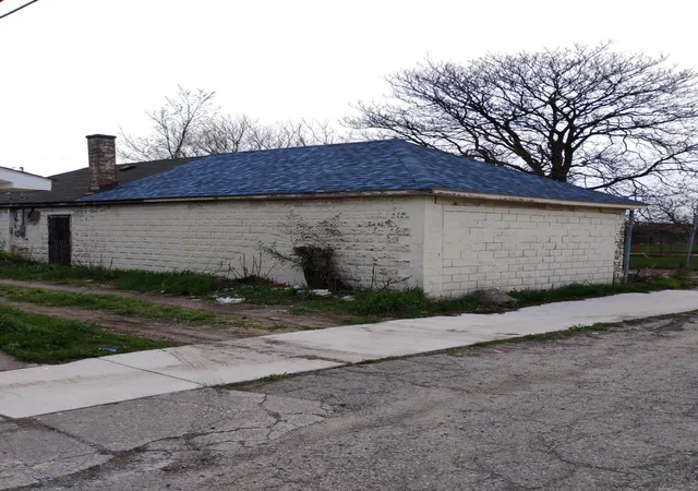 Photo 3 of Single family home for sale at 2201 S Fort St, Detroit, MI 48217 | MLS# 81026022707 | Listing updated on 2026-06-05