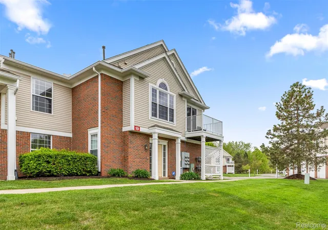 Homes for sale in Northville, MI | 16015 Morningside, Northville, MI 48168 | Houzeo