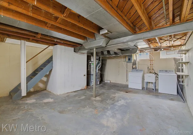 Listing Photo 2 - Condo for sale in building located at 2514 Galpin Ave, Royal Oak, MI 48073 - Unit #10