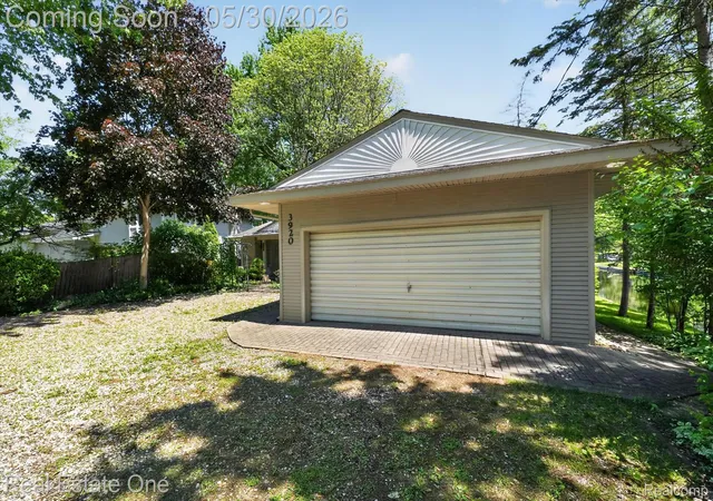 Photo 3 of Single family home for sale at 3920 Wint Rd, Commerce Township, MI 48382 | MLS# 20261035392 | Listing updated on 2026-08-31