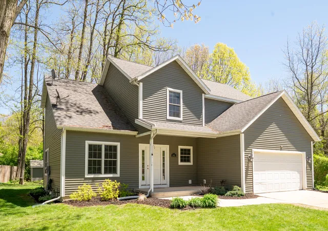 1st image of 1401 Whispering Trl, Benton Harbor, MI 49022 | MLS# 69026022813