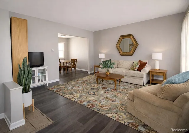 Photo 3 of Single family home for sale at 25 Maynard Ct, Pontiac, MI 48342 | MLS# 20261035405 | Listing updated on 2026-08-29