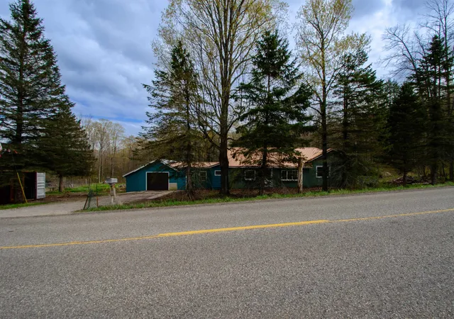 3rd image of 4839 Bunker Hill Rd, Central Lake, MI 49622 | MLS# 78080068334
