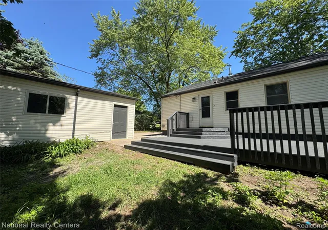 Photo 1 of Sale Pending at 5458 Vincent Ave, Waterford, MI 48327 | MLS# 20261035438 | Listing updated on 2026-07-07