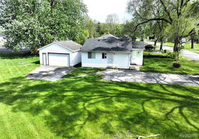 Homes for sale in Carrollton Township Saginaw, MI | 580 Sherman Rd, Carrollton Township Saginaw, MI 48604 | MLS# 20261035446