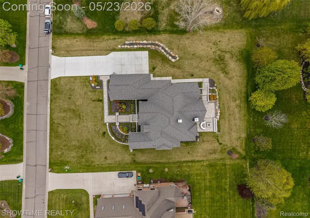 Homes for sale in Rochester, MI | 4805 Woodland Hills Dr, Rochester, MI 48306 | MLS# 20261035534