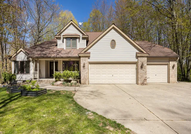 1st image of 15056 Oakwood Dr, Big Rapids, MI 49307 | MLS# 72026022965