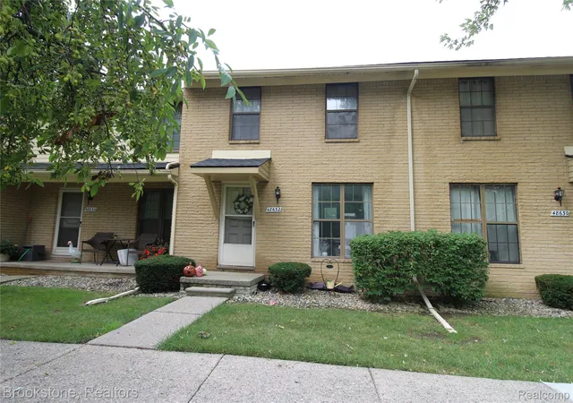 Photo 1 of Condo for sale at 48632 Sugarbush Rd #6, Chesterfield, MI 48047 | MLS# 20261035555 | Listing updated on 2026-09-04