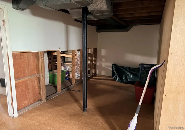 Photo 2 of Single family home for sale at 24660 Manistee St, Oak Park, MI 48237 | MLS# 20261035600 | Listing updated on 2026-07-06