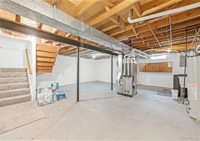 2nd image of 3779 Heritage Pkwy, Dearborn, MI 48124