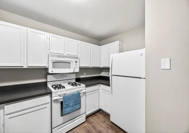 Listing Photo 3 - Condo for sale in building located at 1606 Winter Creek Ct, Greenville, MI 48838