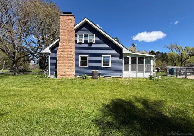 5th image of 2206 N 5 Mile Rd, Midland, MI 48642 | MLS# 58050207949