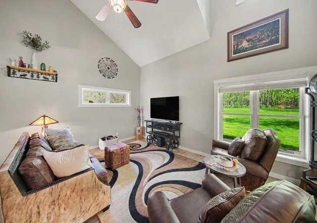 Photo 4 of Single family home for sale at 7572 Tucker Ln, Jackson, MI 49201 | MLS# 55026023064 | Listing updated on 2026-09-30