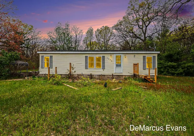 Homes for sale in Muskegon Charter Township Muskegon, MI | 1575 S Brooks Rd, Muskegon Charter Township Muskegon, MI 49442 | MLS# 71026023056