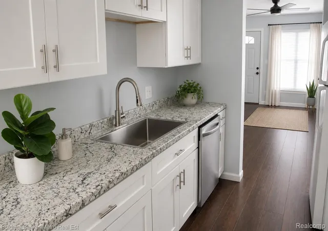 Photo 2 of Single family home for sale at 440 Martin Luther King Jr Blvd S, Pontiac, MI 48342 | MLS# 20261035742 | Listing updated on 2026-10-05